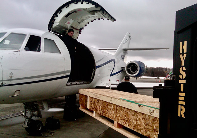 Falcon 20 receiving cargo charter